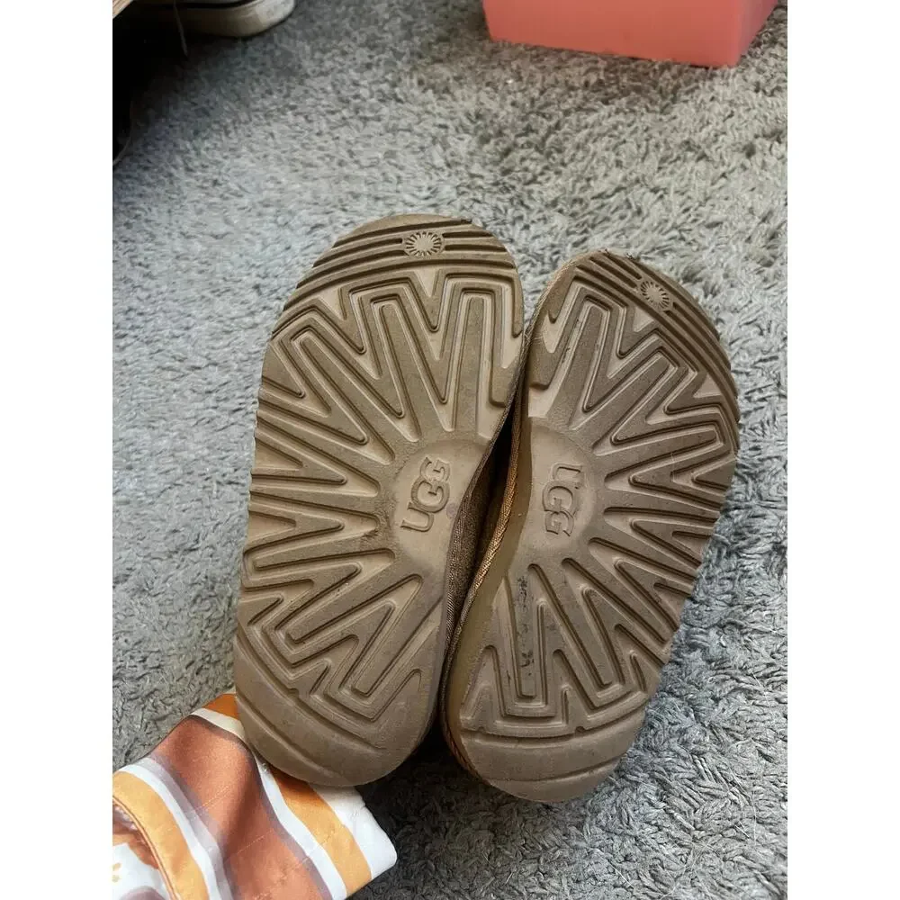 Kids Tasman Suede Uggs in Tan